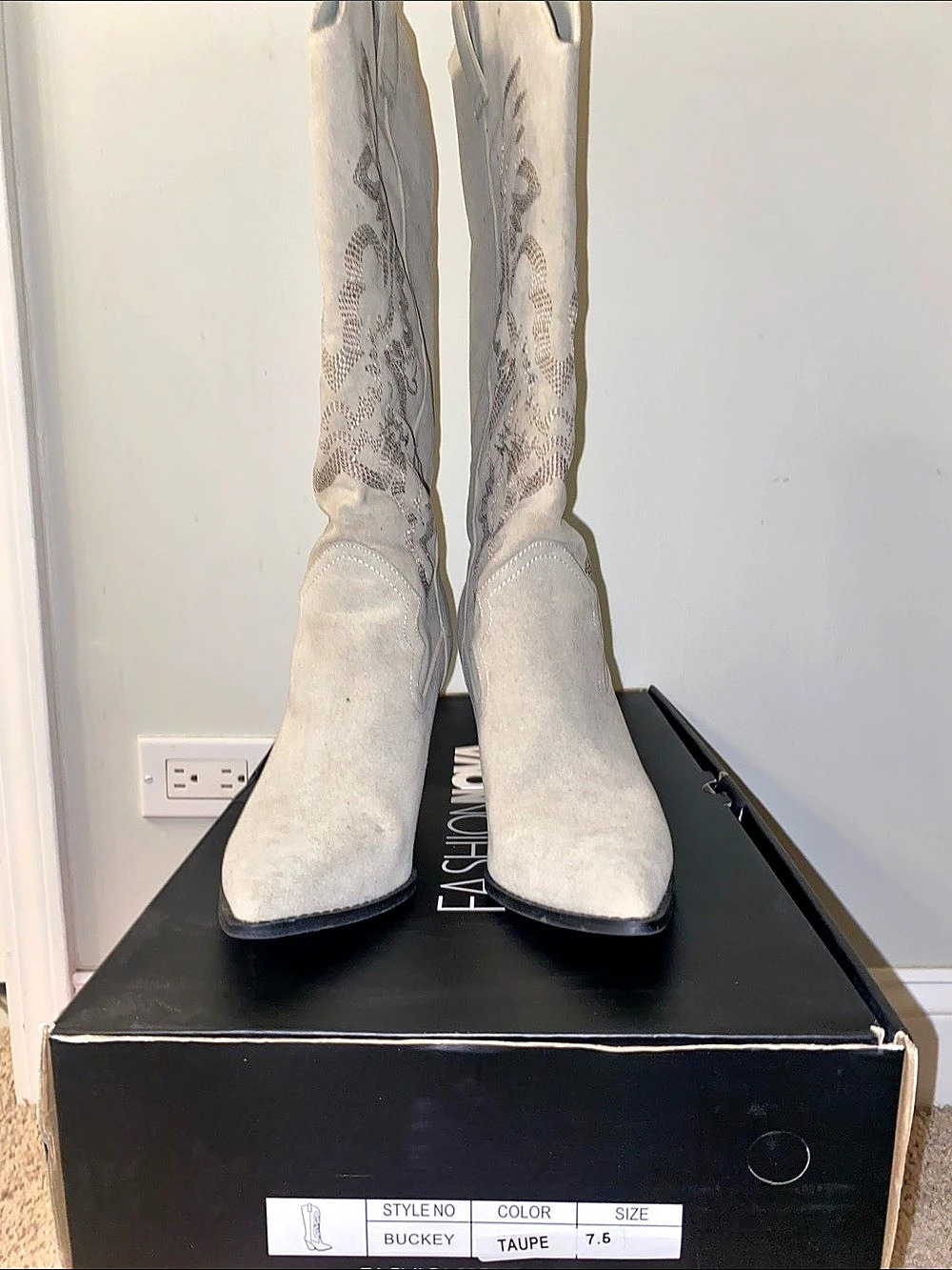 Buckeye Floral Boots US 7.5 Like New